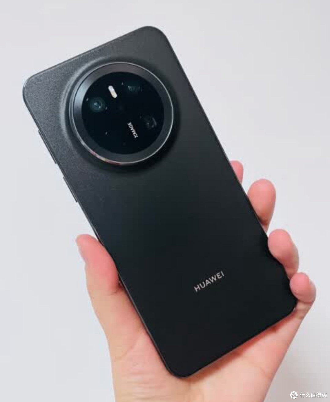 华为 Mate 70:美团购机新体验,国货之光燃动掌心