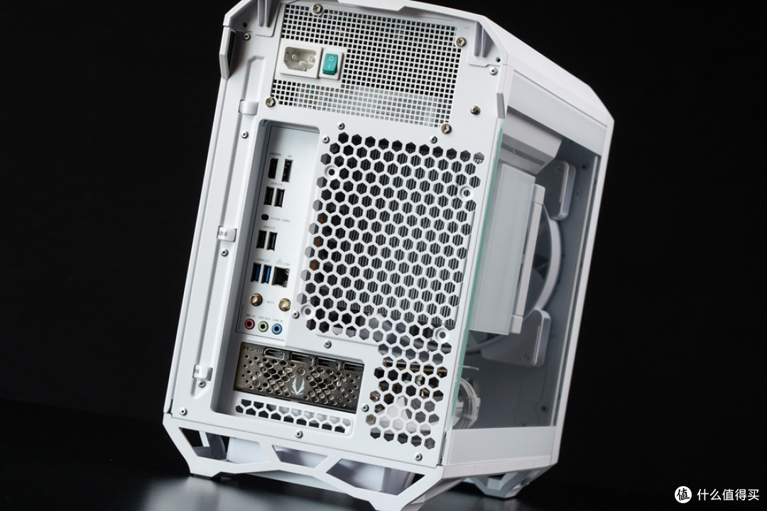 Fractal Torrent Nano+铭瑄 B650I+索泰 RTX 4080 SUPER 装机分享