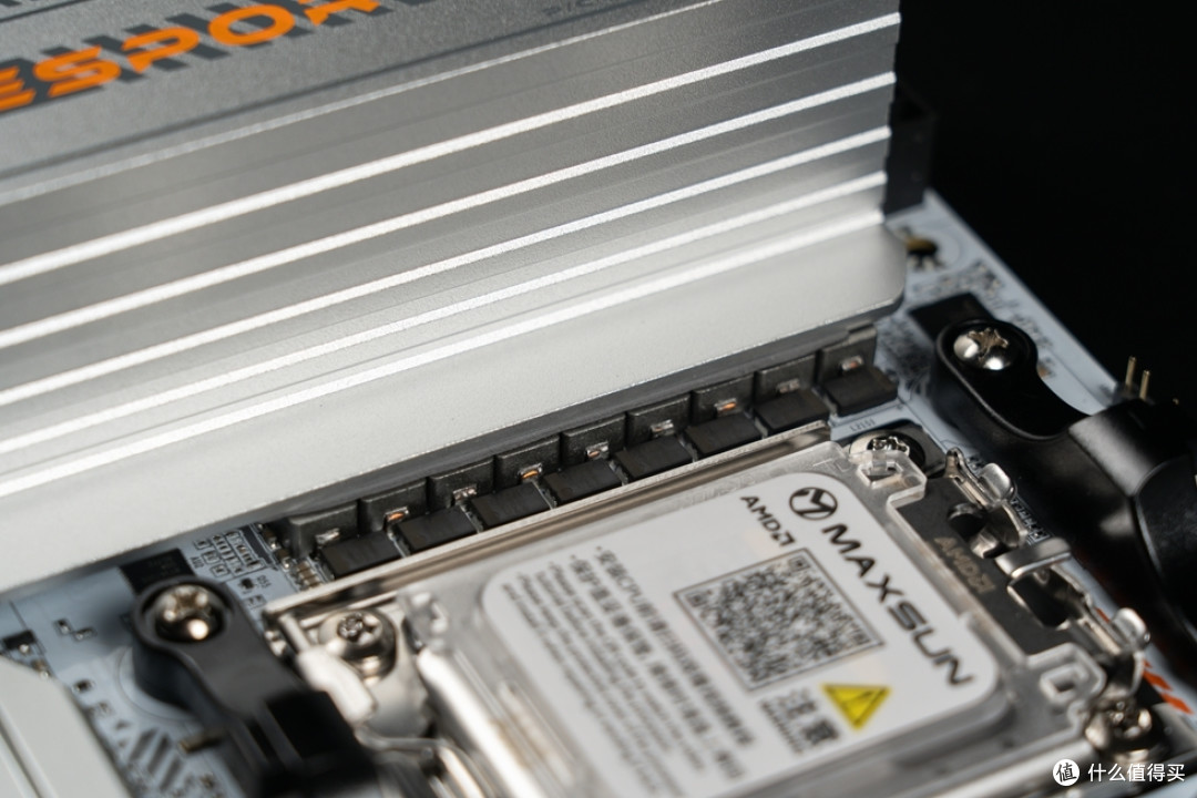 Fractal Torrent Nano+铭瑄 B650I+索泰 RTX 4080 SUPER 装机分享