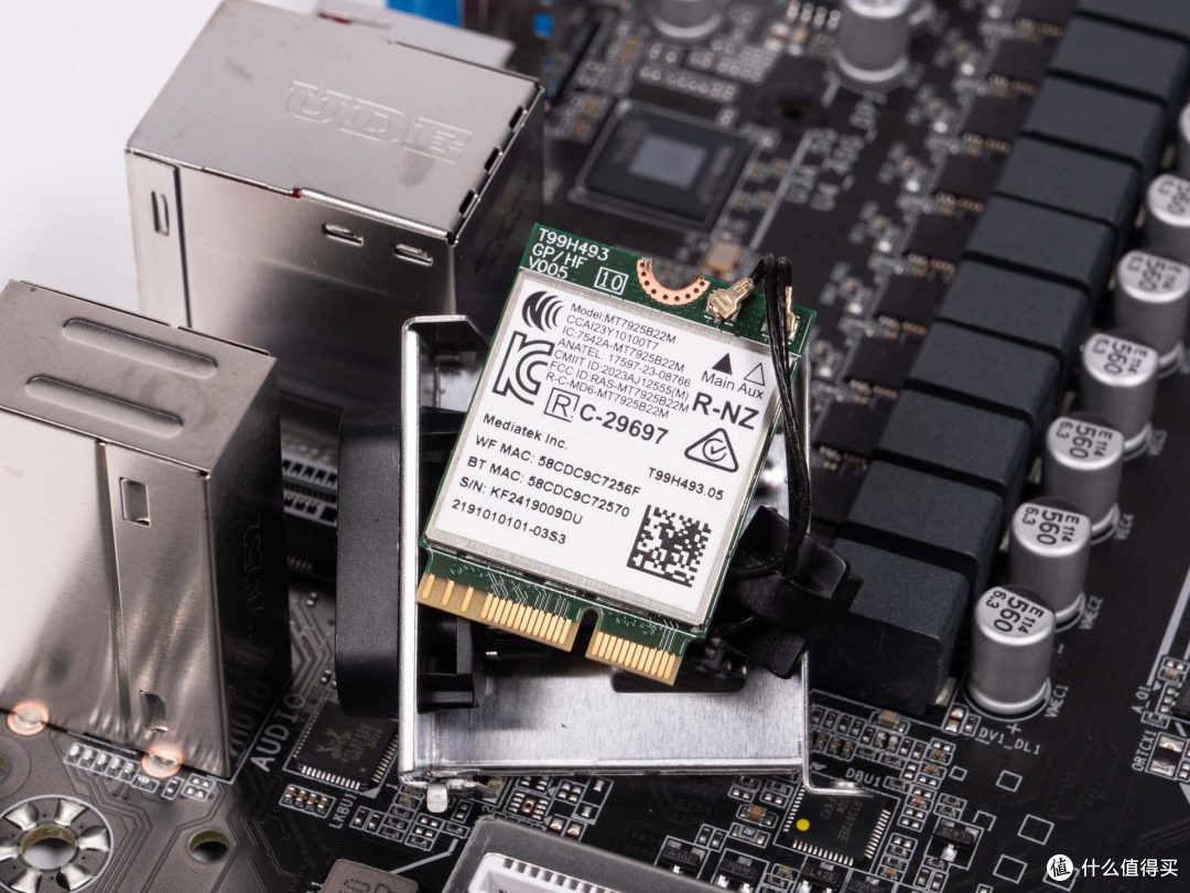 技嘉X870 GAMING X WIFI 7魔鹰主板评测