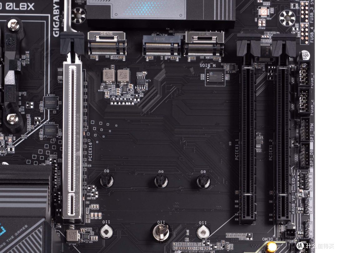 技嘉X870 GAMING X WIFI 7魔鹰主板评测