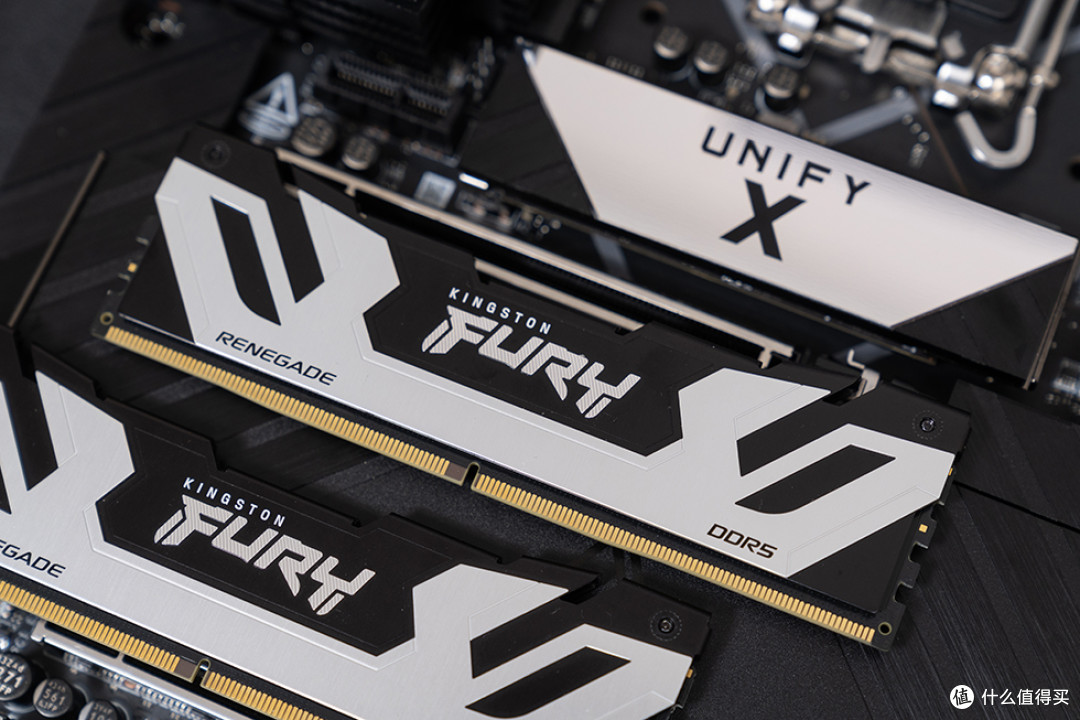 一键9000MT/s,Kingston FURY Renegade DDR5 CUDIMM内存疾速体验