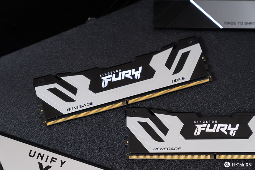 一键9000MT/s,Kingston FURY Renegade DDR5 CUDIMM内存疾速体验