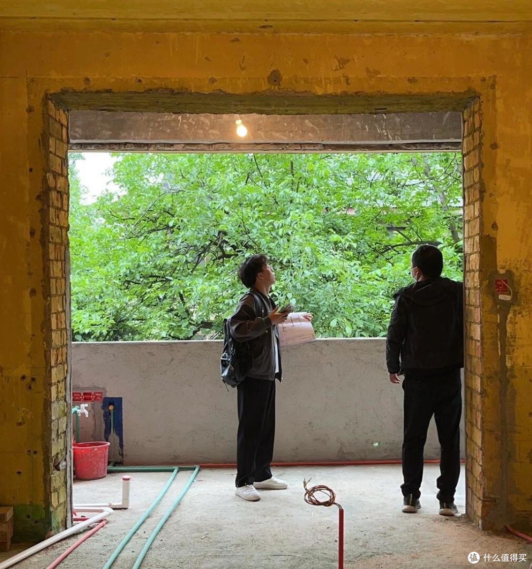 为何有钱人开始偷偷收购“步梯房”?内行人说出大实话,太真实了