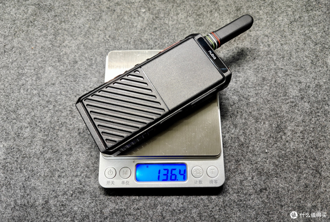 年轻人户外自驾好物,努比亚N1超薄对讲机分享