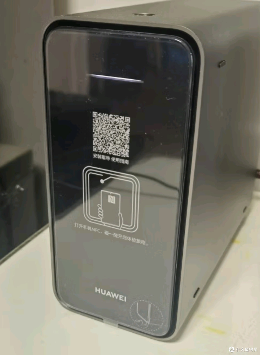 华为家庭存储16TB Mate 70手机一碰扩容：打造家庭数据存储新纪元
