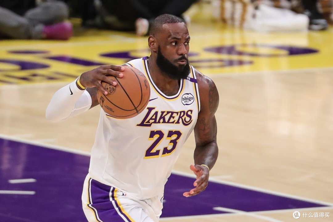 NBA球星勒布朗詹姆斯关键球的处理能力怎么样?