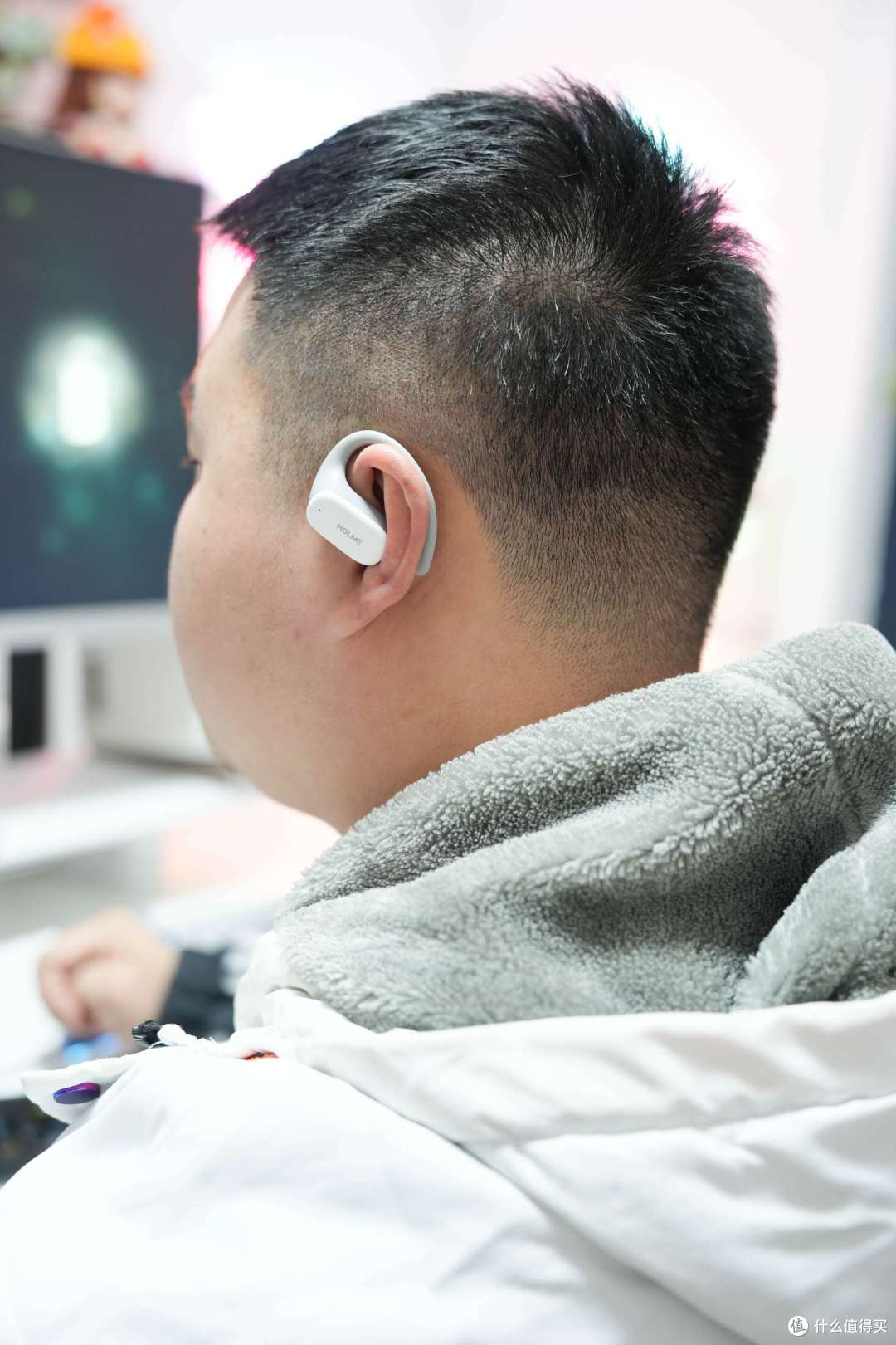 HOLMEOlite蓝牙耳机:全能舱设计性价比之王让你耳朵享受极致盛宴