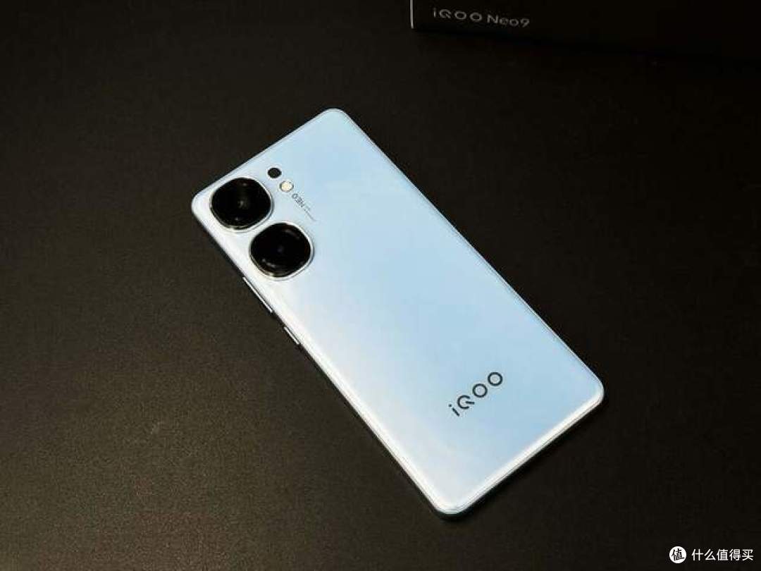 逆天性价比!骁龙8 Gen 2+120W闪充,iQOO Neo9仅1749元起!