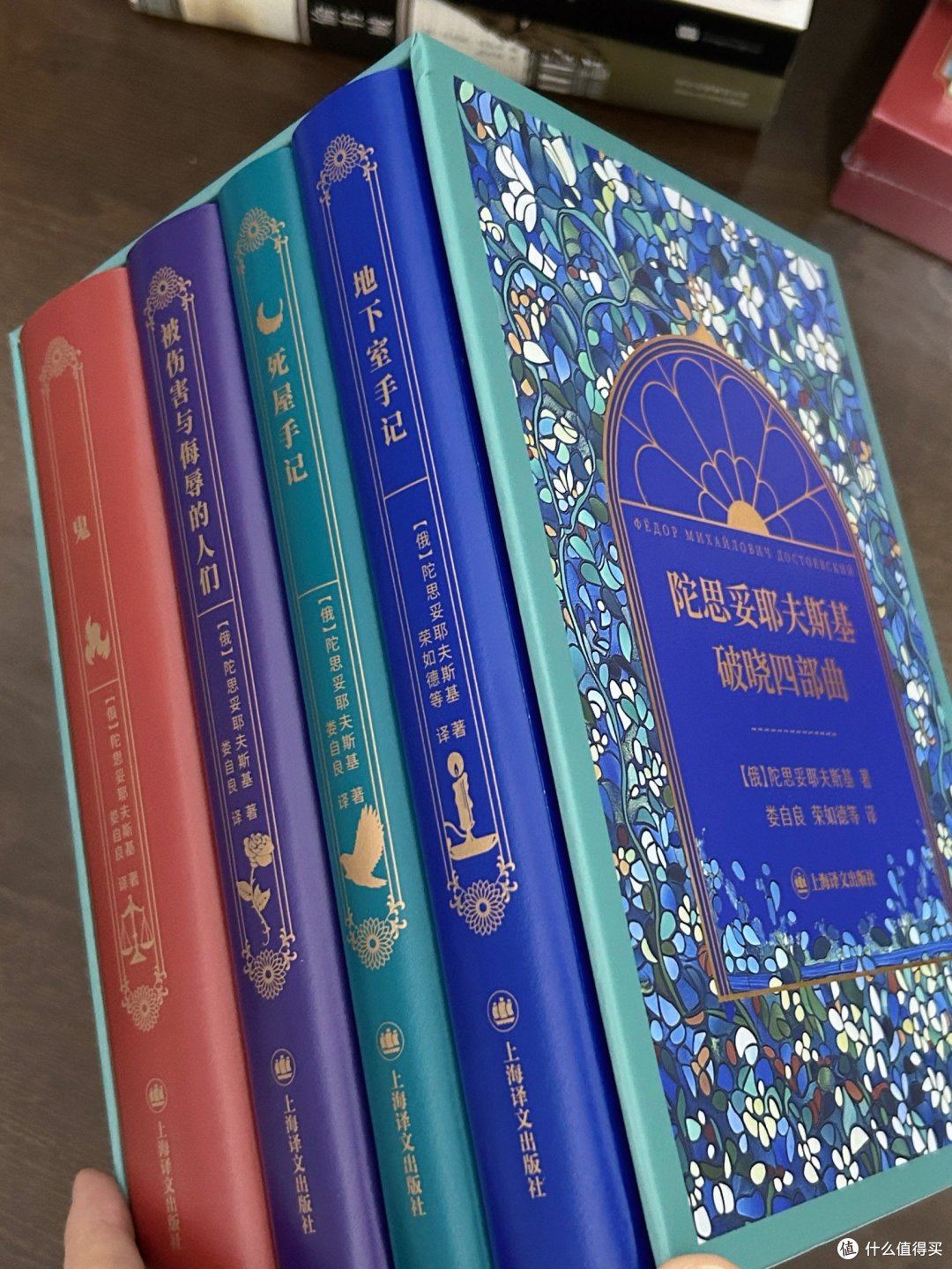“我现在像需要空气一样需要钱。”