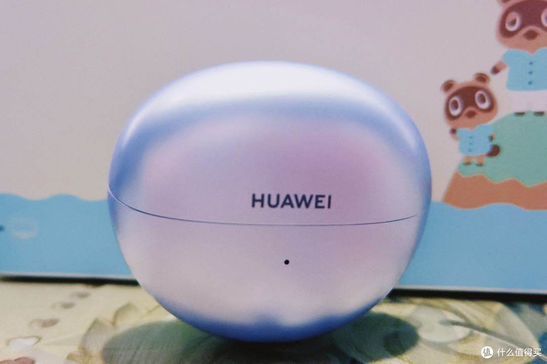 塞那 S7S 耳夹式耳机，耳机中的艺术品