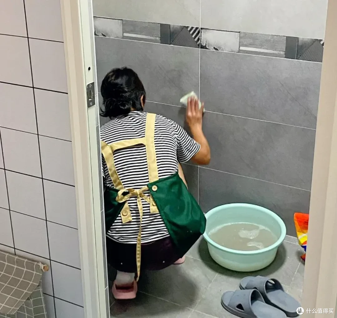 被一位56岁阿姨的“节俭行为”惊到了,网友:会生活的人真了不起