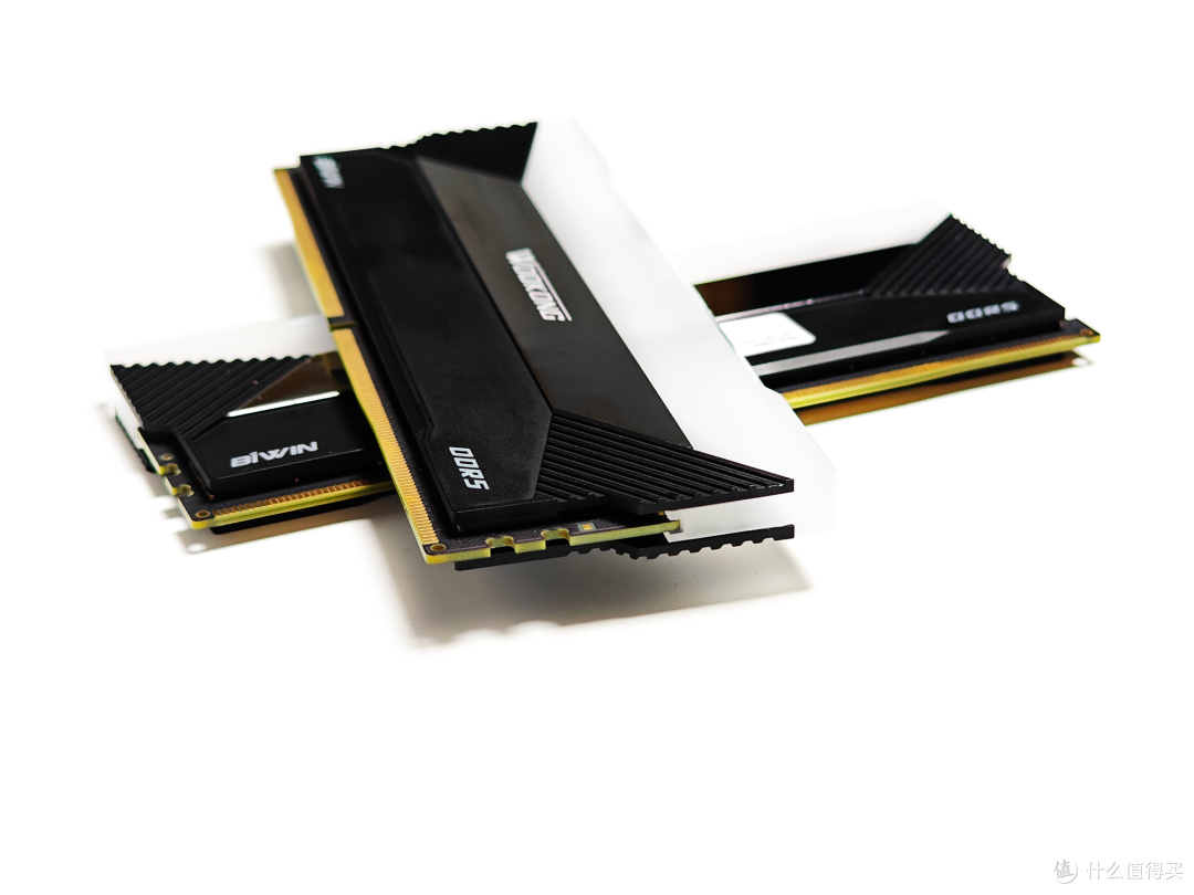 AMD 9000处理器的最佳拍档——佰维DX100 6000C28炫光灯条实测!