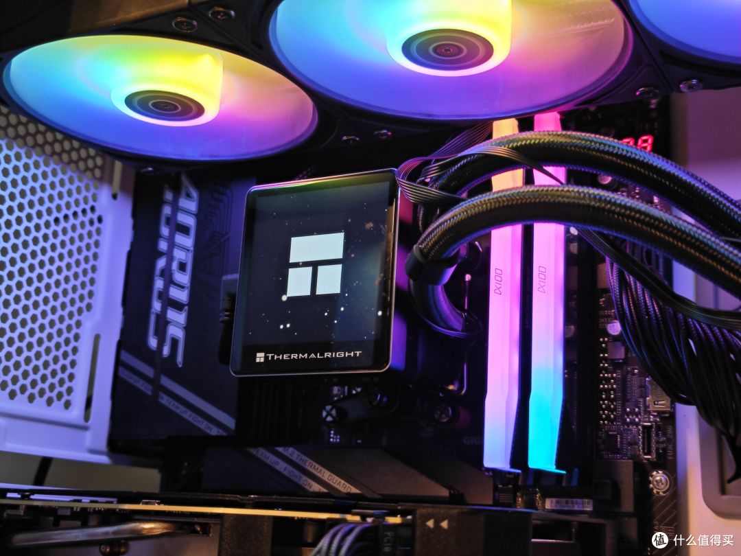 AMD 9000处理器的最佳拍档——佰维DX100 6000C28炫光灯条实测!