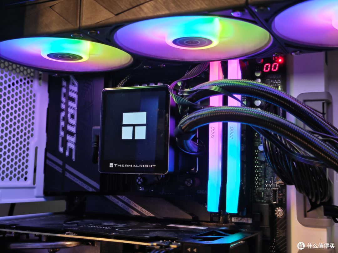 AMD 9000处理器的最佳拍档——佰维DX100 6000C28炫光灯条实测!