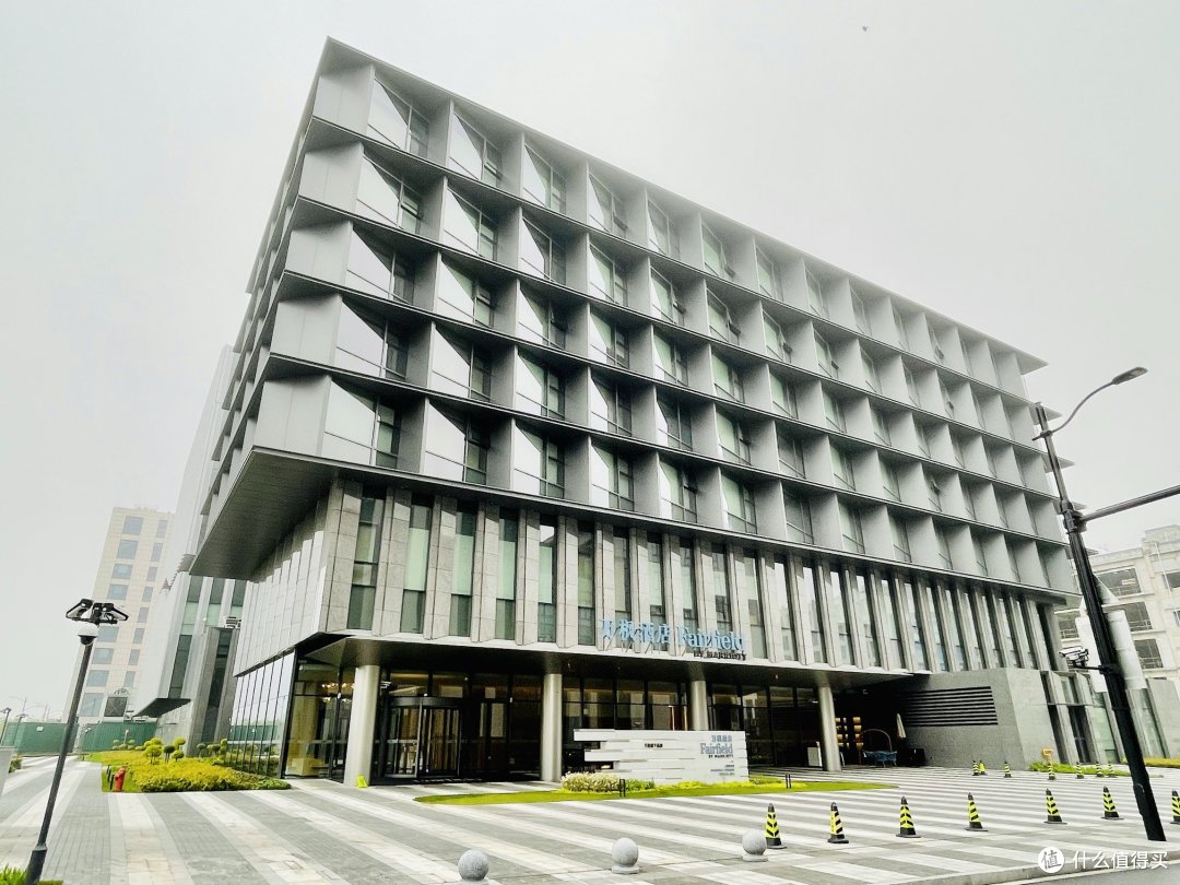 滴水湖畔,万枫酒店与天文馆的奇妙之旅!