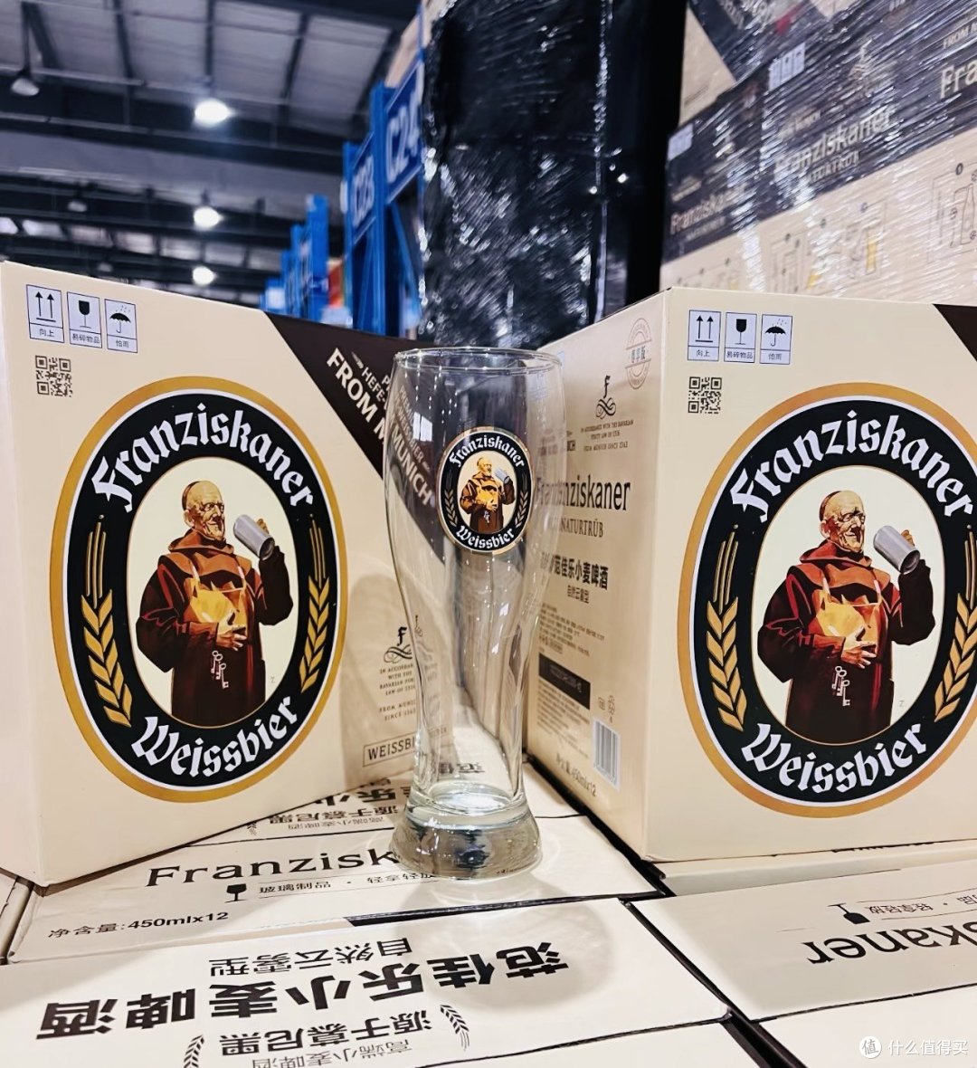 想说的都在酒里教士白啤色泽淡黄,泡沫丰富且细腻持久