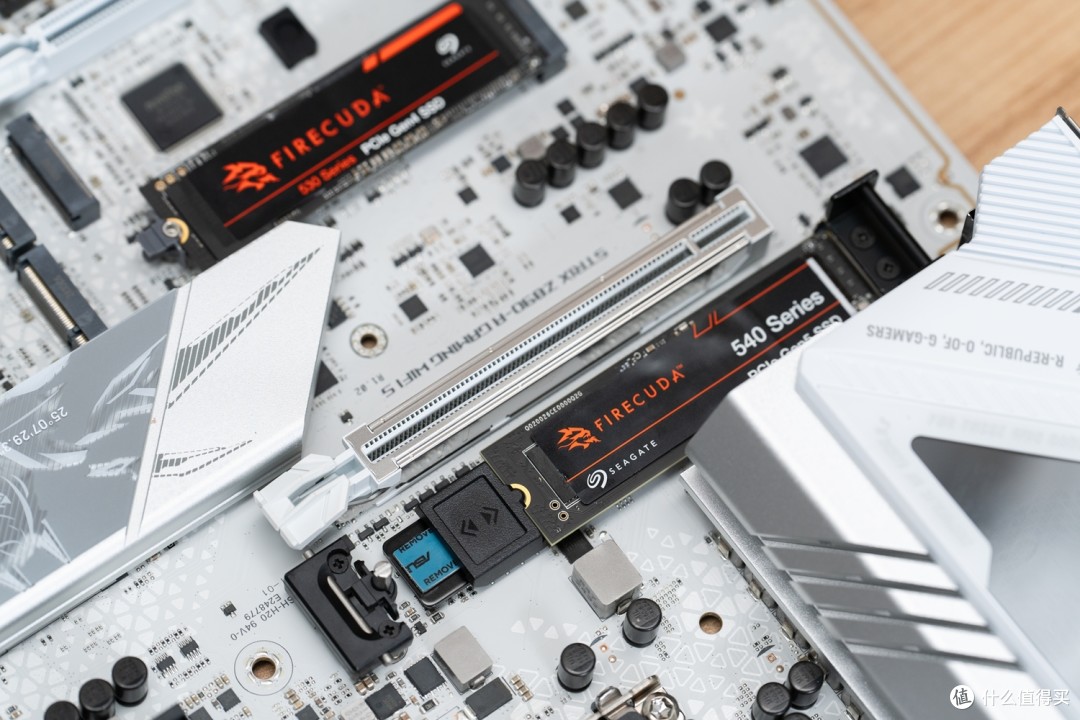 intel的B580成了？显卡三足鼎立了？傲世B580实测体验
