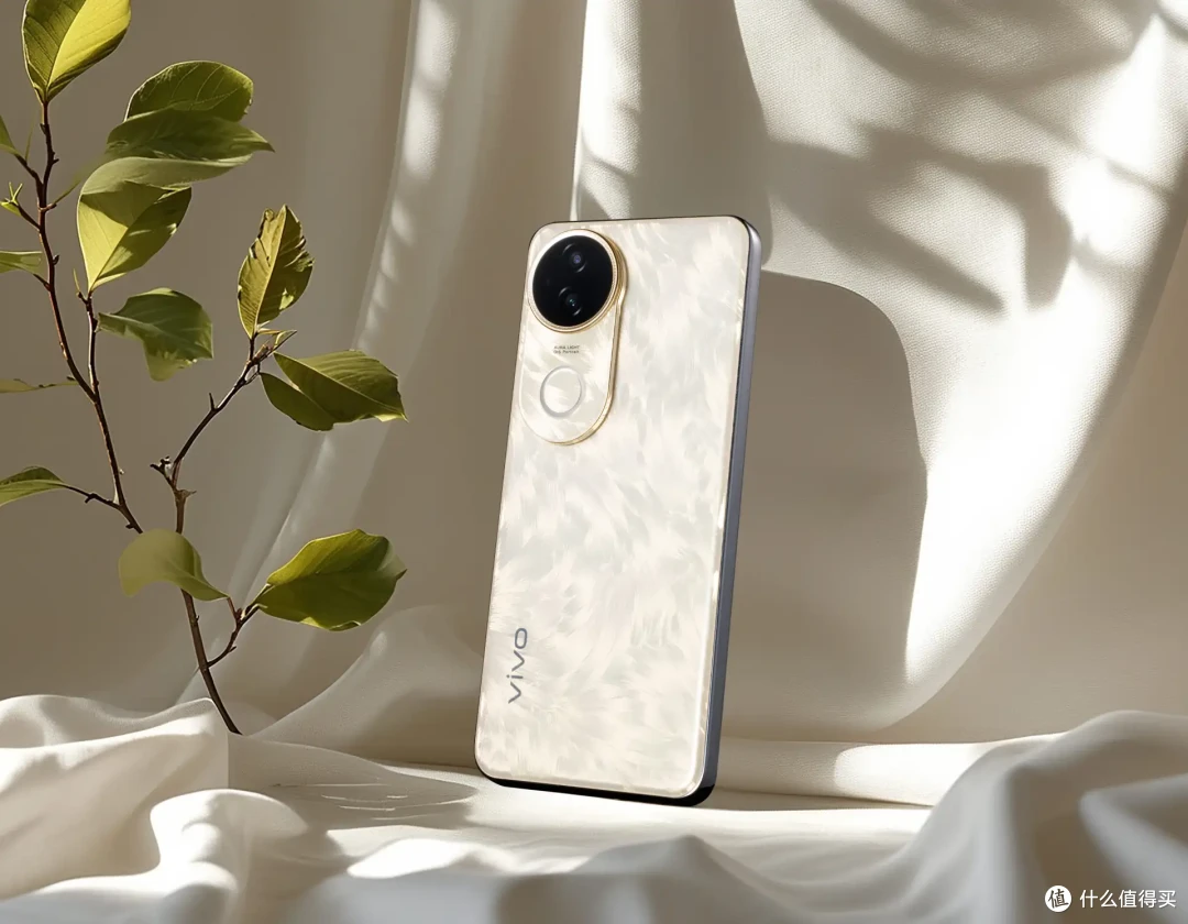 设计与性能的双重突破，2299元起，vivo S20漂亮登场
