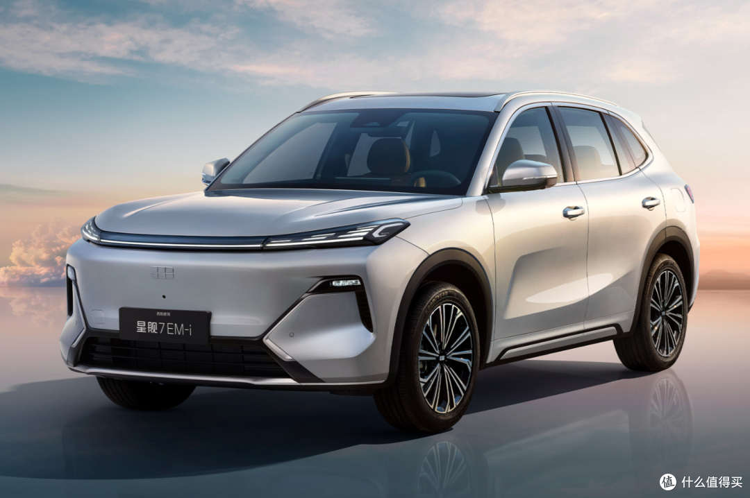 吉利给上强度了？4.7米的混动SUV，比亚迪只要9.98万元！
