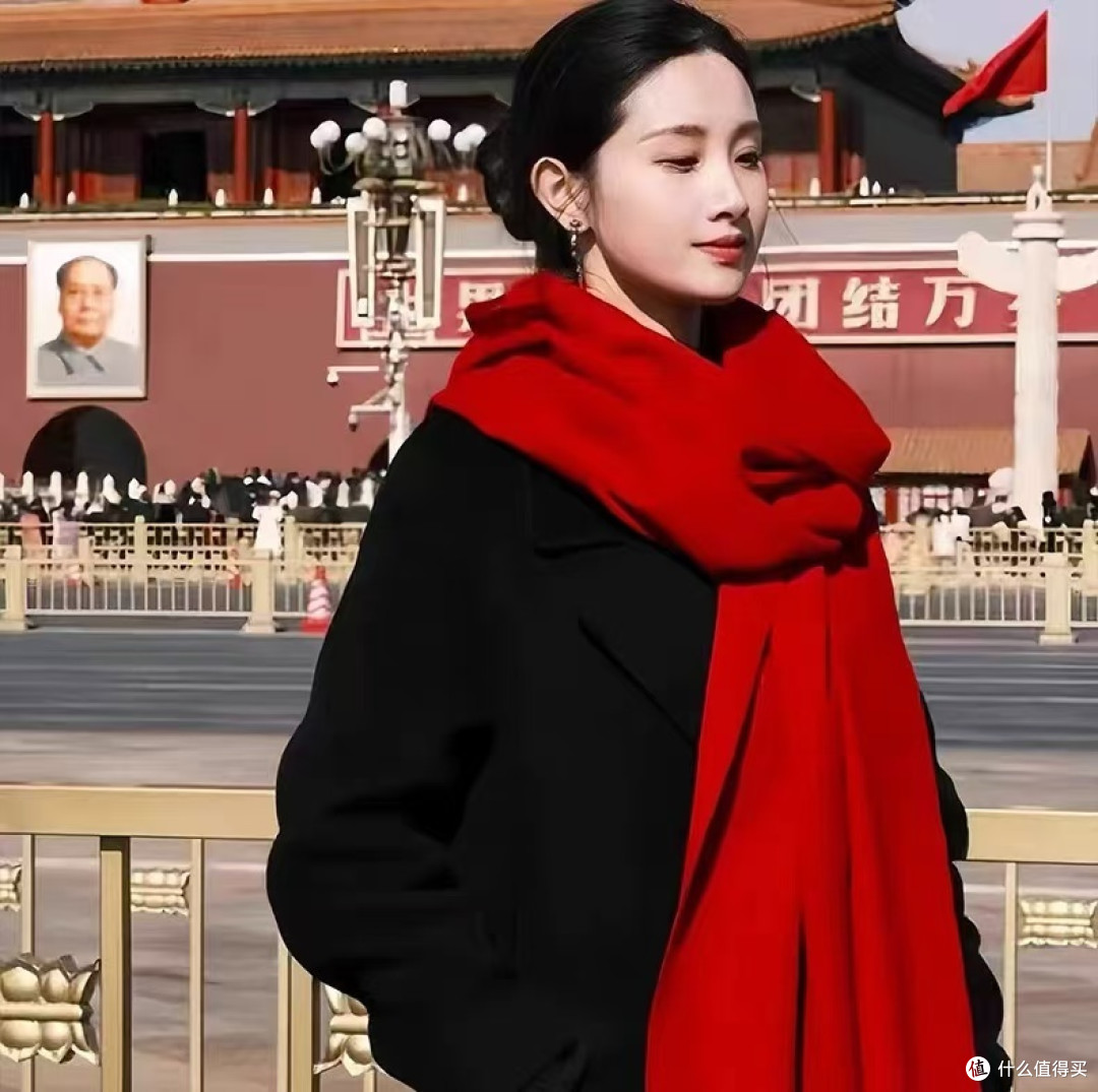 四五十岁女人如何穿红色不显得廉价?懂得“6不要3要”,洋气喜庆
