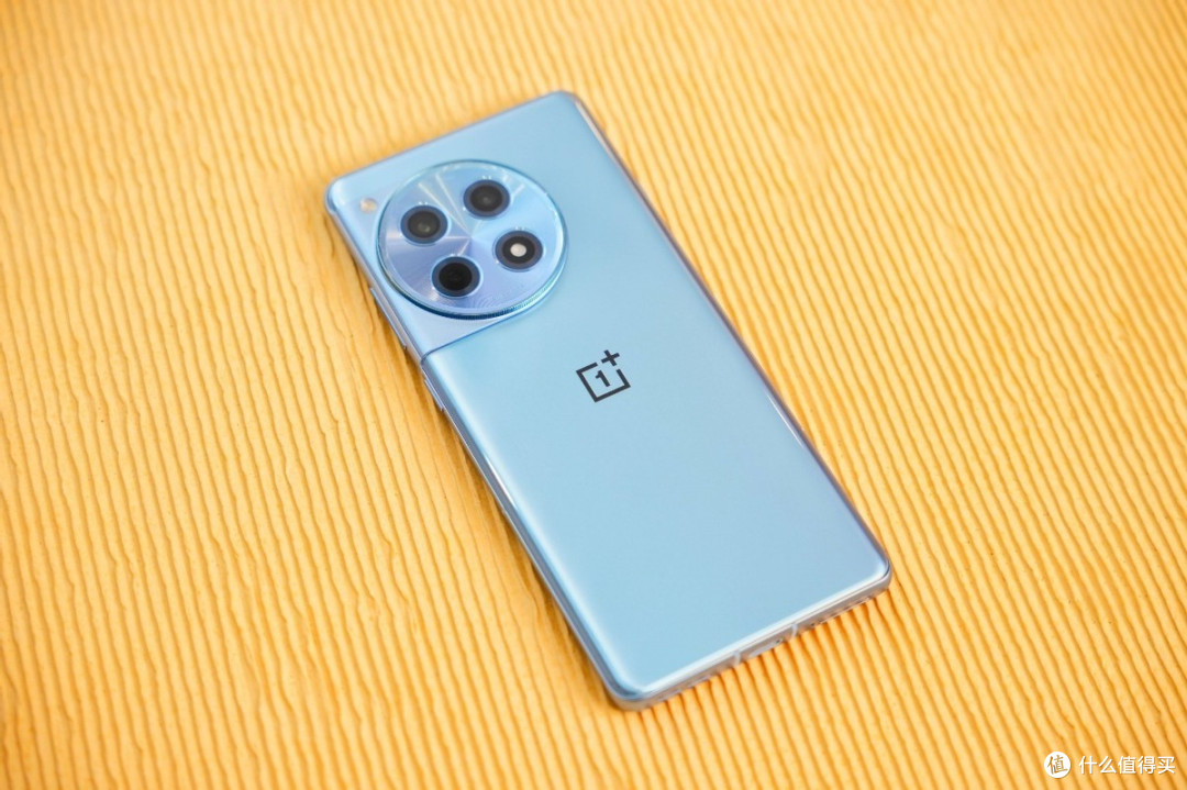 一加“放价”，5500mAh+100W闪充‌+二代骁龙8，中端机“卷王”！