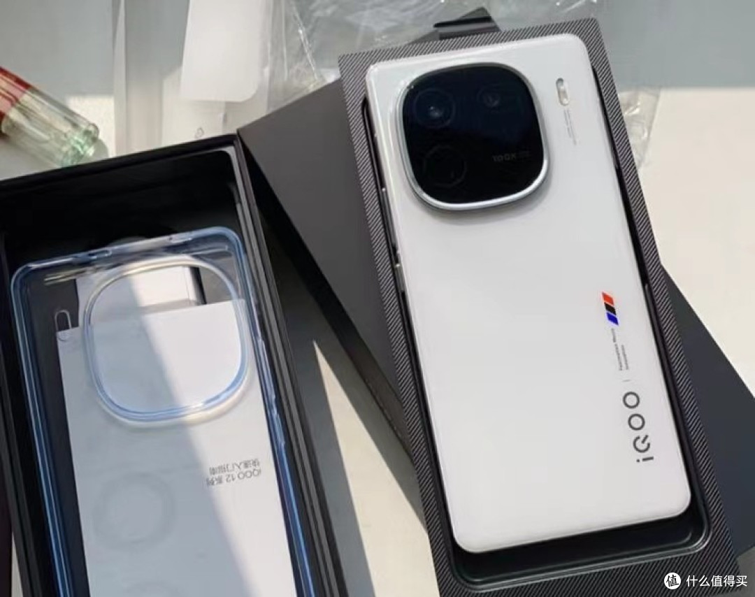 vivo性价比“新卷王”,从4299跌至3099元,骁龙8Gen3+100倍变焦