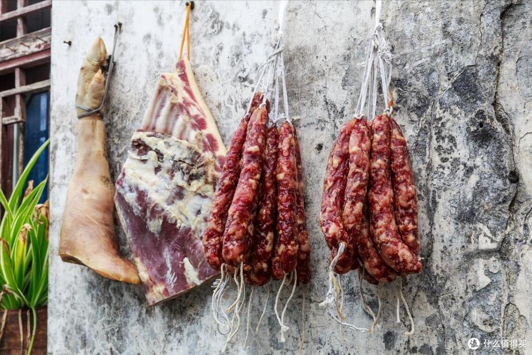香肠灌好之后，有人风干，有人晾干？其实都不对，教你正确做法
