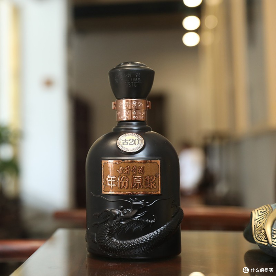 存酒指南!浓香型白酒Top12精选,让你的酒柜香飘四溢