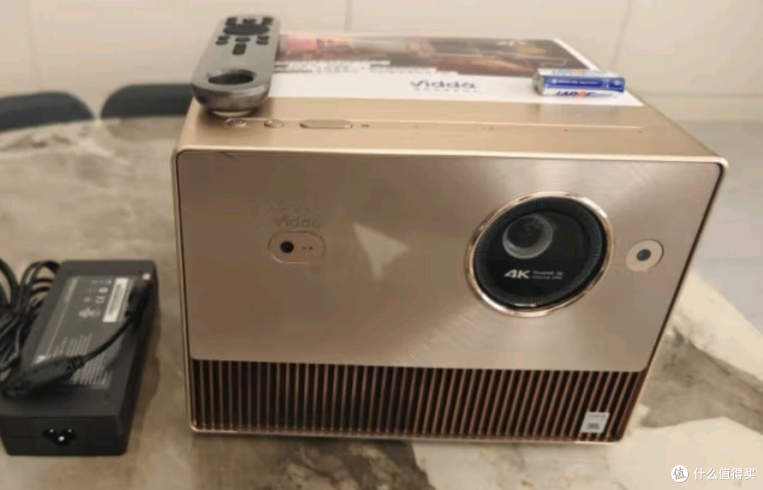 Vidda C1 Pro海信 4K超高清纯三色激光 投影仪家用电视家庭影院