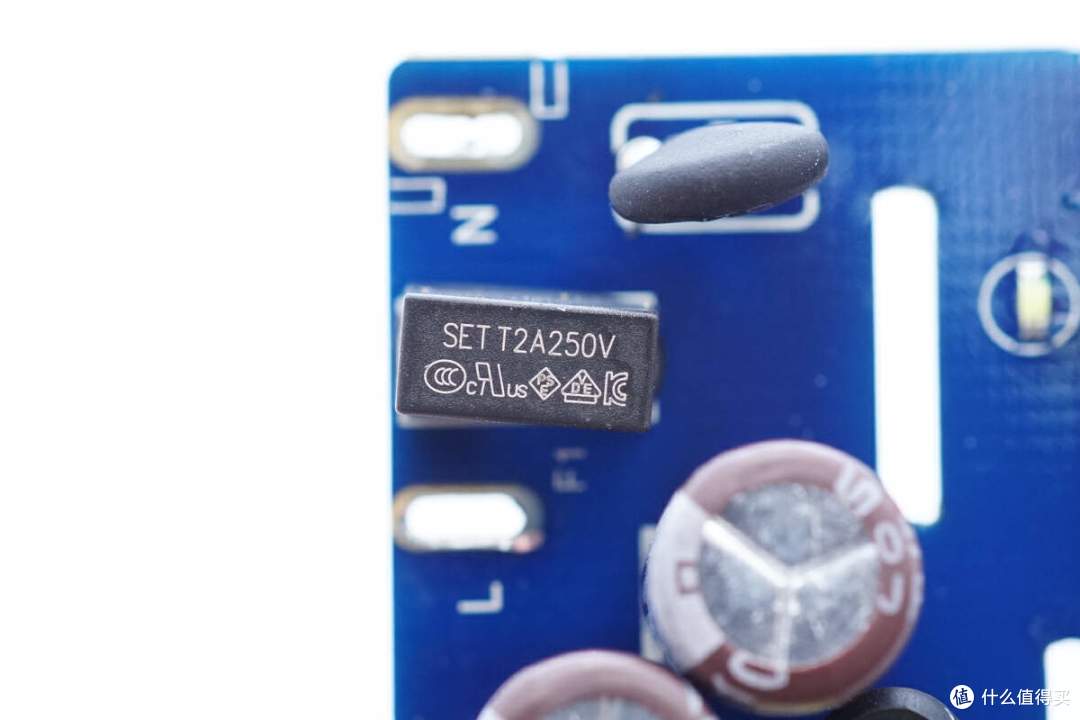 拆解报告:UGREEN绿联20W 3A1C氮化镓智充魔盒S6