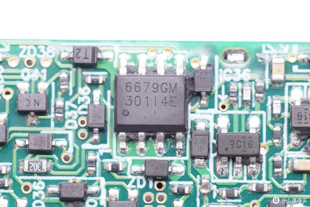 拆解报告:DELL戴尔65W USB-C车载充电器DA65NM150