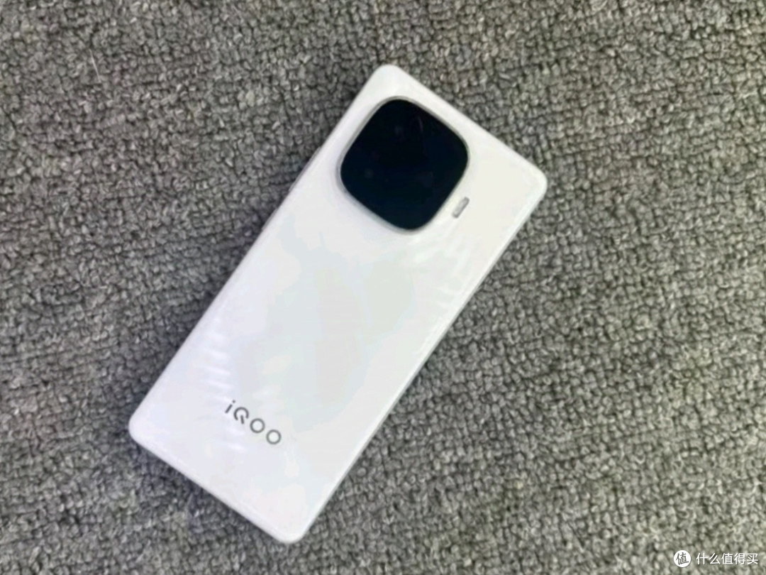 vivo iQOO Z9手机评测:性能强劲,影像出众,续航无忧!