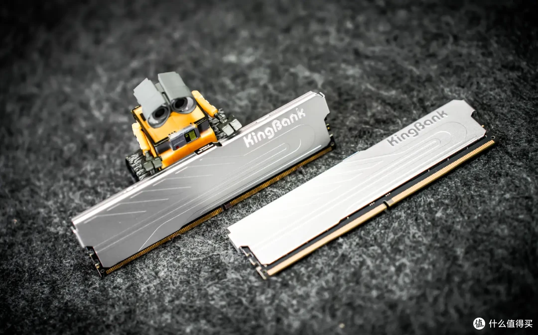 499元!首款国产DDR5 32GB内存强不强?金百达银爵6000上手实测