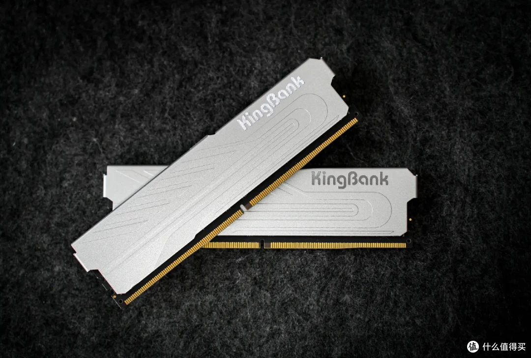 499元!首款国产DDR5 32GB内存强不强?金百达银爵6000上手实测