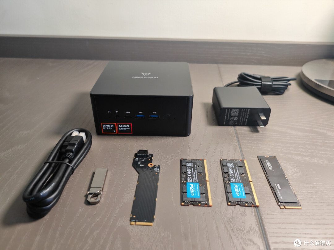手上有显示器了，选Mac mini，还是台式机好？