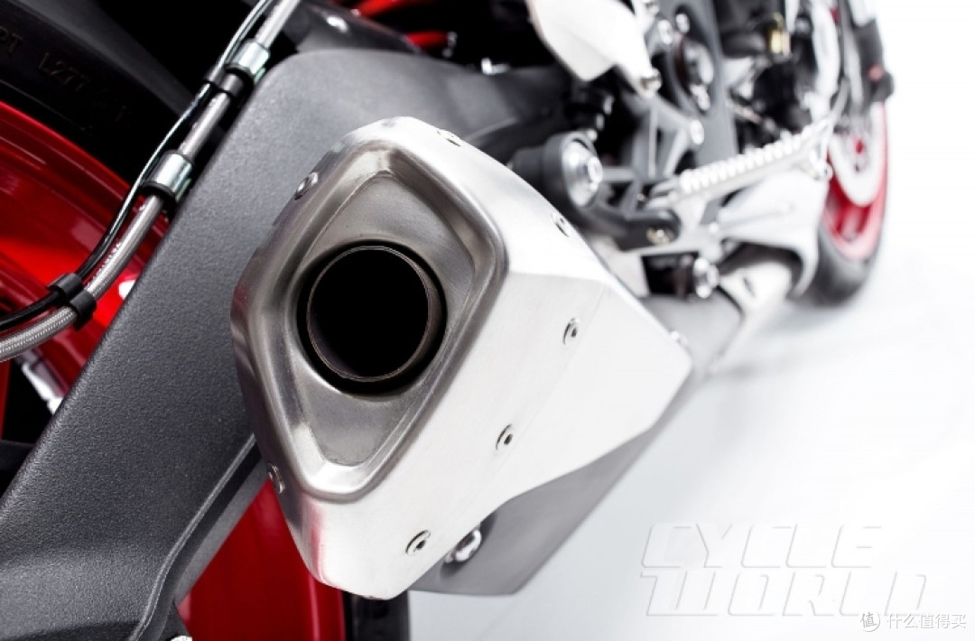 ‌凯旋Triumph Street Triple RX摩托车：性能与风格的完美结合‌