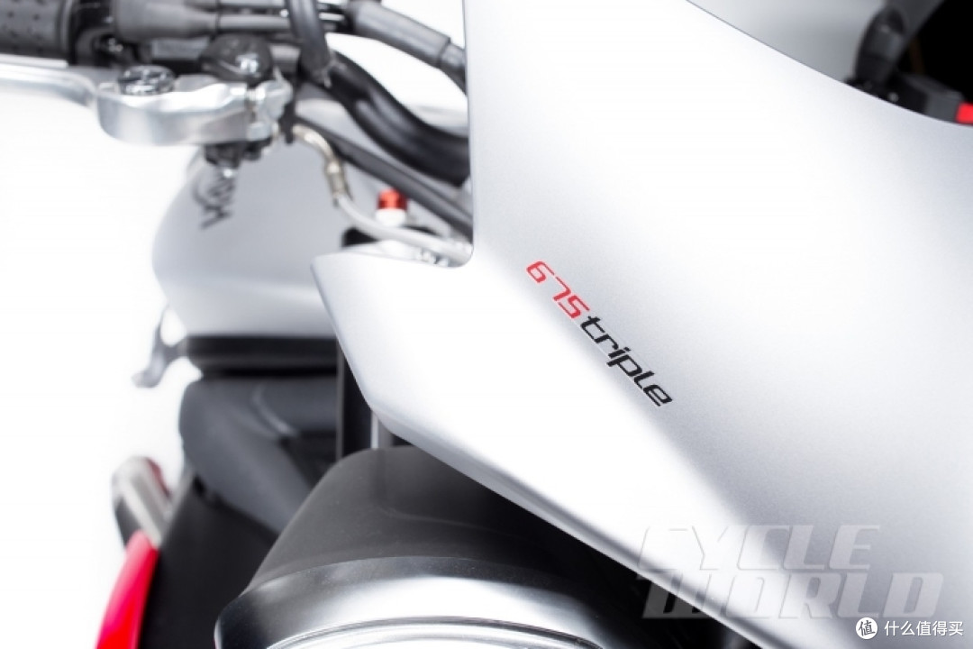 ‌凯旋Triumph Street Triple RX摩托车：性能与风格的完美结合‌