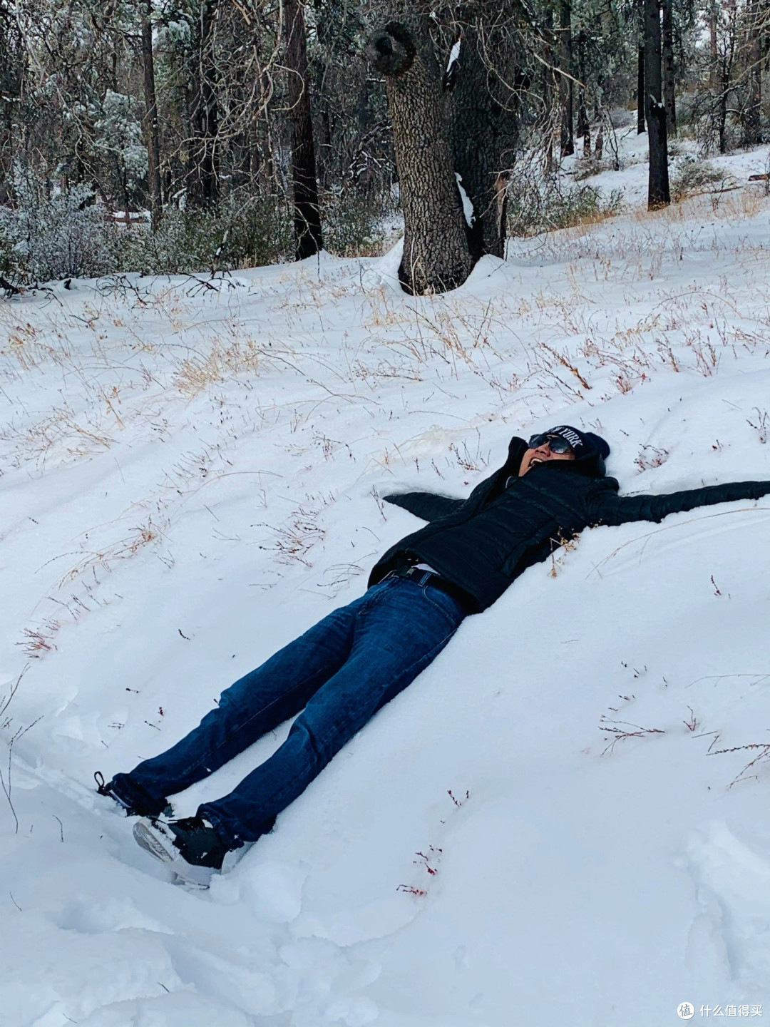 想去东北玩雪，如果没有一双迪卡侬高帮鞋我是不敢去的。