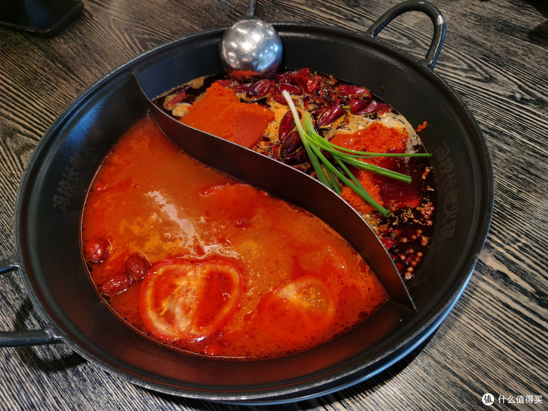 一半麻辣，一半番茄，鸳鸯火锅的诱惑你抵挡得住吗？