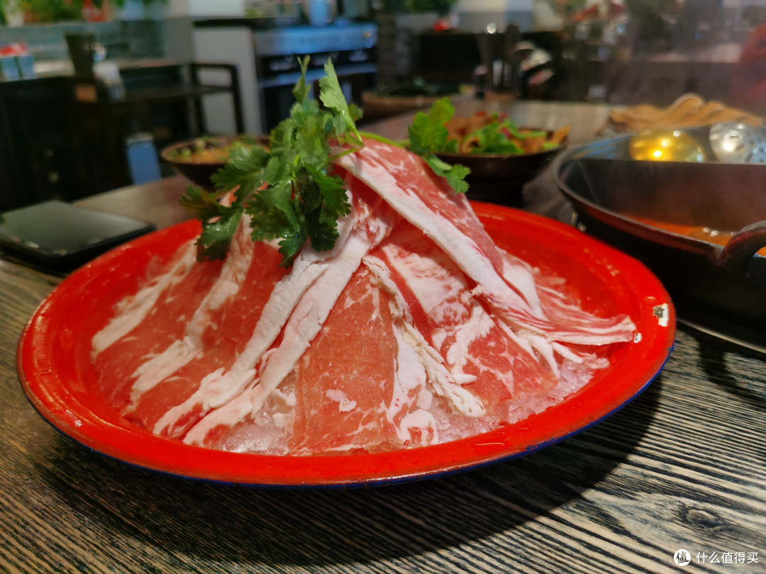 一半麻辣，一半番茄，鸳鸯火锅的诱惑你抵挡得住吗？