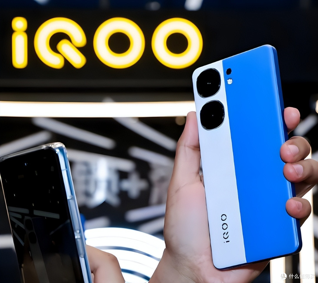 重回1999元!骁龙8Gen3+120W闪充+5500mAh,从小米虎口夺食