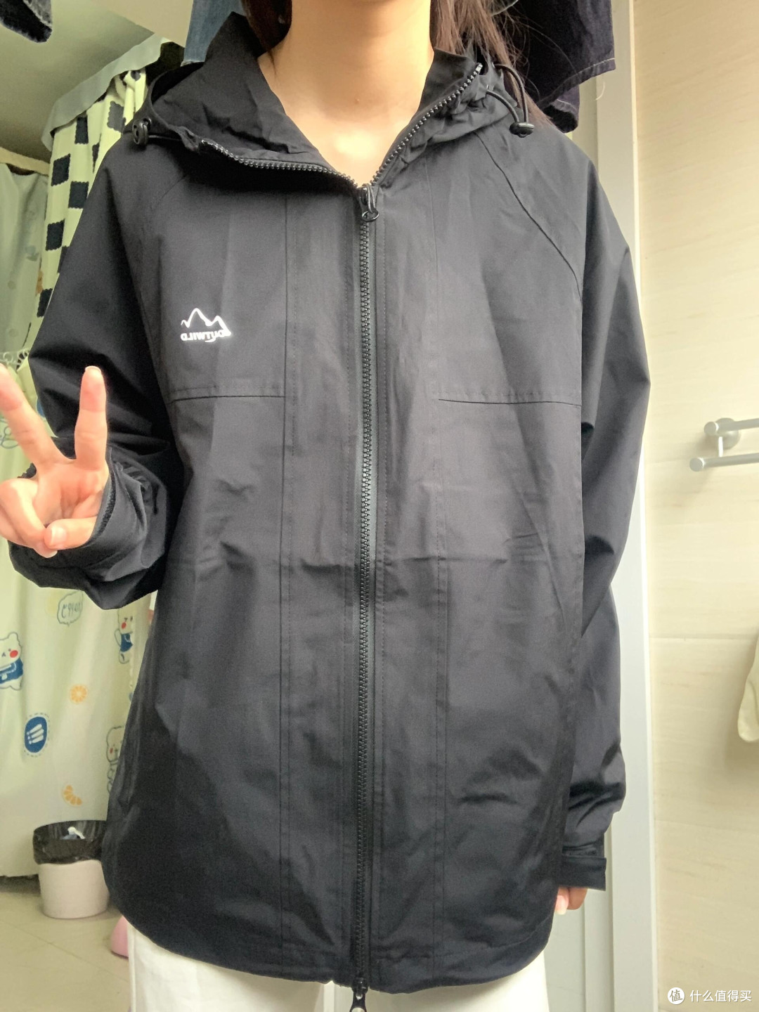 黑色冲锋衣测评:性价比之选的真实体验