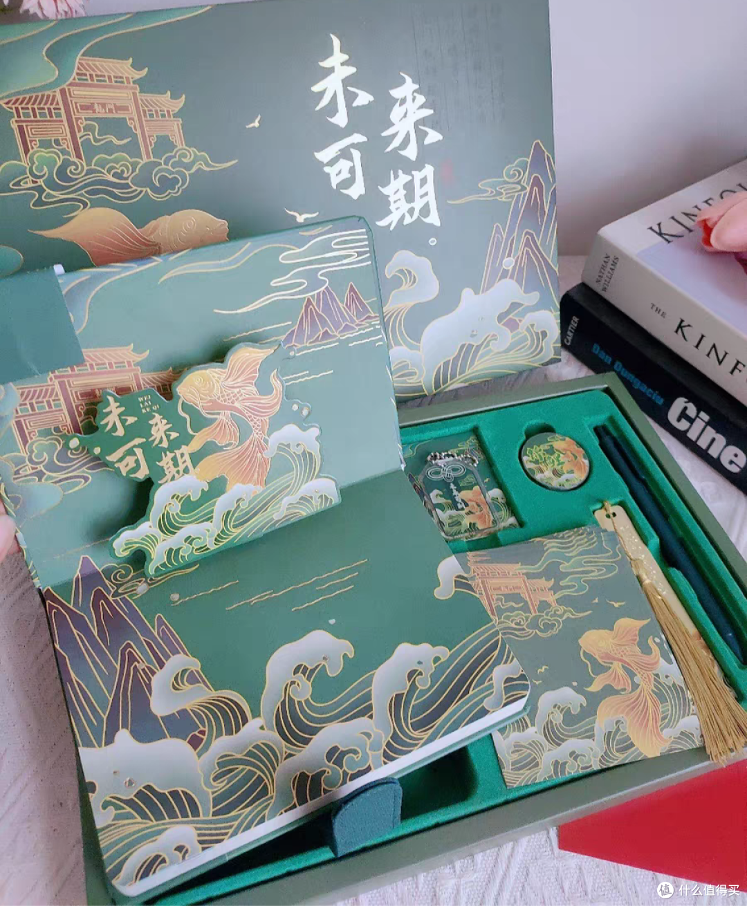 送学生党的礼物不用愁,一个礼盒轻松搞