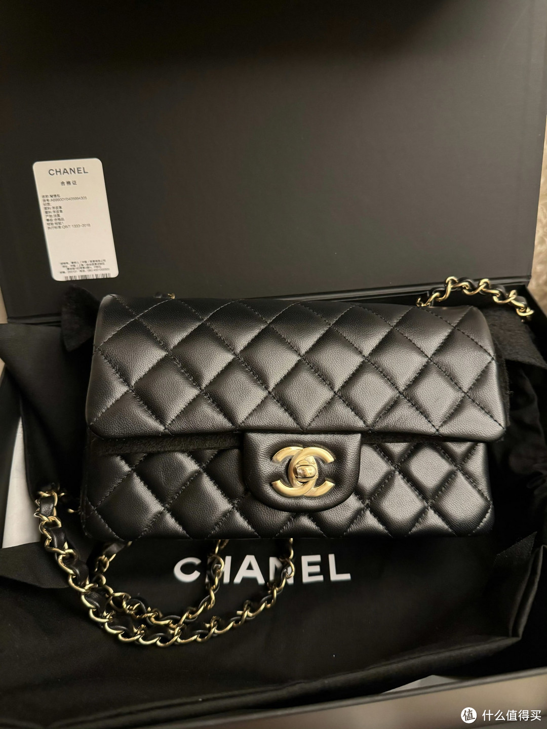 Chanel CF买小羊皮还是荔枝纹牛皮呢？