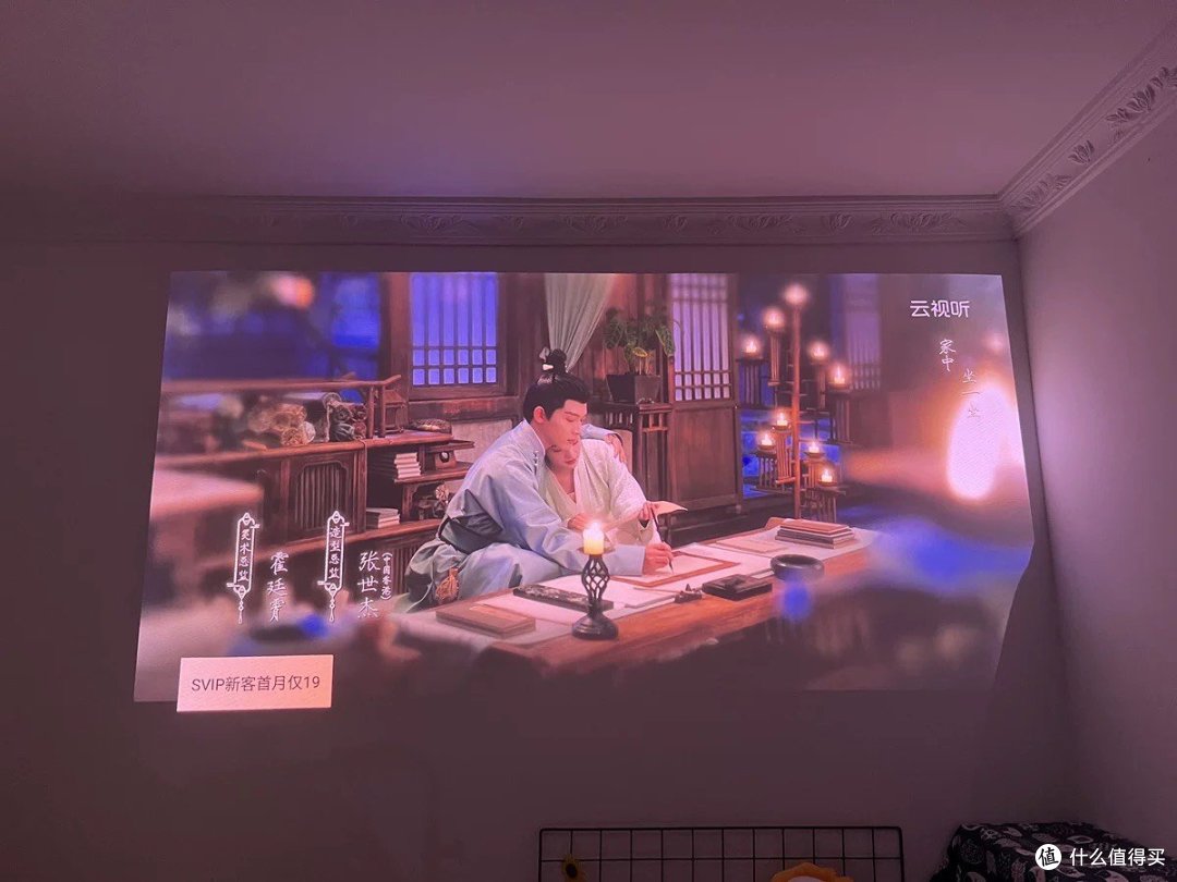 【家庭影院新境界】坚果N1S 4K投影仪，让我家客厅秒变豪华影厅！