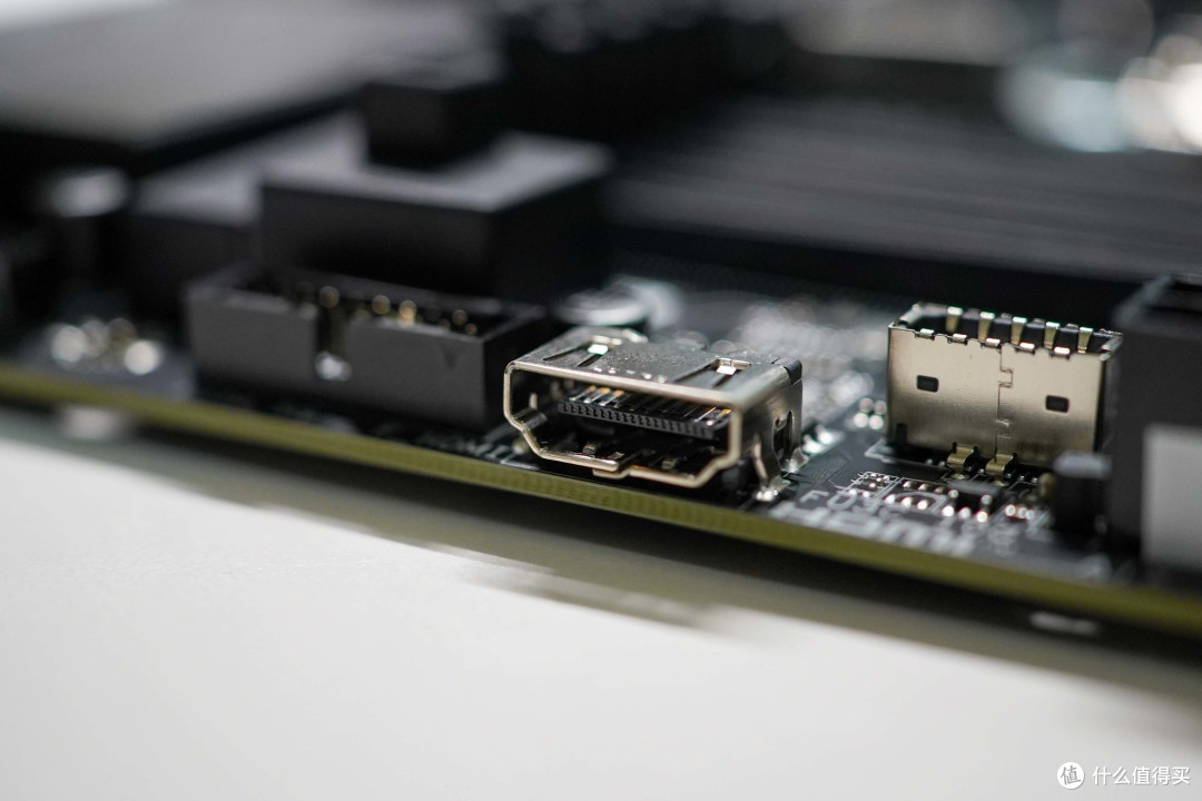 更适合小体积装机+轻度超频丨技嘉小雕Z890M WiFi7主板评测