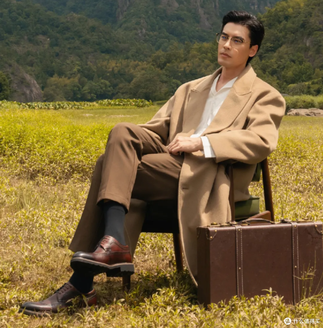 挑战!穿老人头皮鞋过一周!