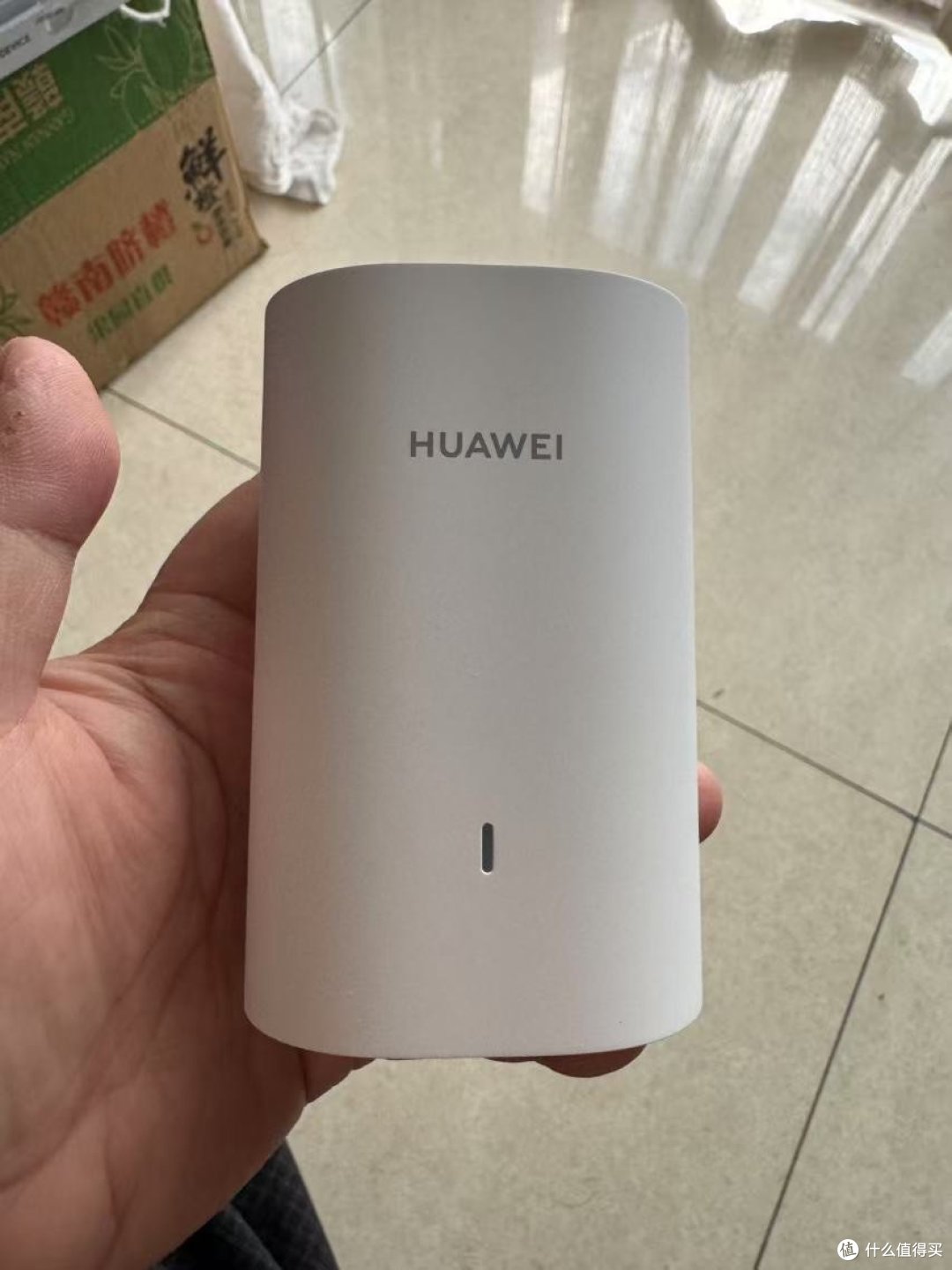全屋WiFi全覆盖,华为凌霄子母路由Q6,让你家网络无死角!