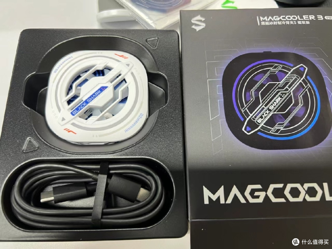 游戏党的福音！黑鲨3pro磁吸散热器